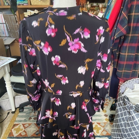 Who What Wear size‎ large black floral layered dress , buttons on neck shoulder - Picture 2 of 12